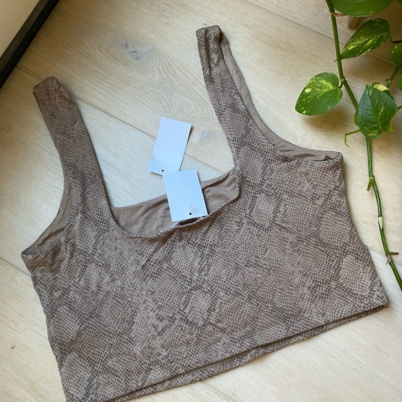 Good American snake skin cropped tank top 4 - Picture 7 of 12
